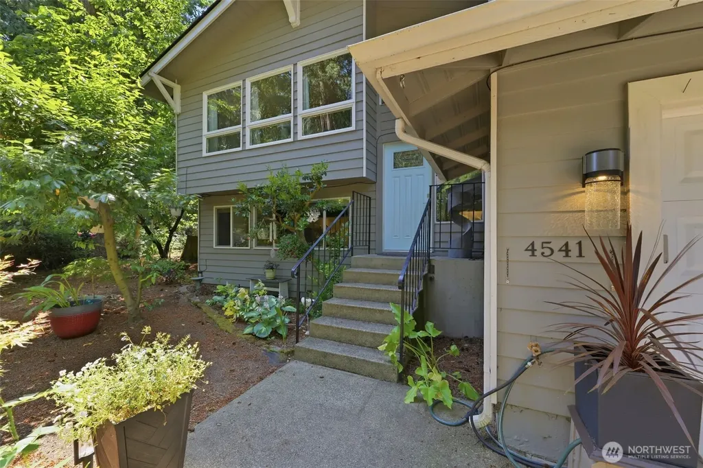 4541 82nd Place NW Silverdale WA 98383