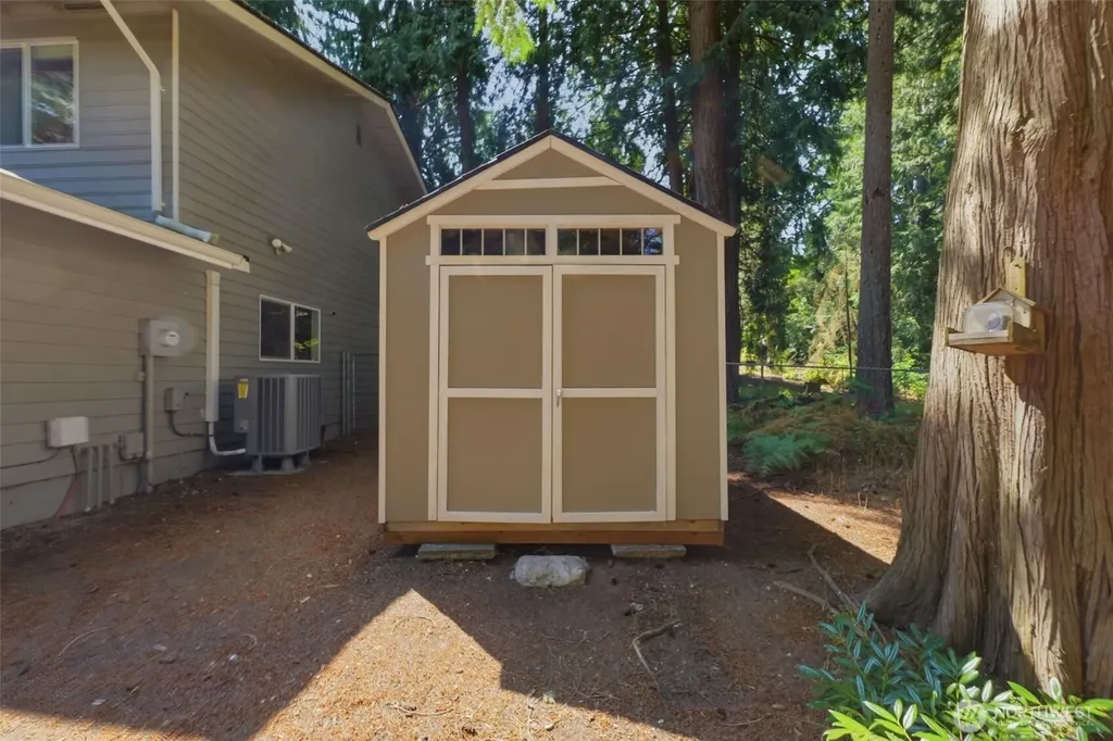 4541 82nd Place NW Silverdale WA 98383