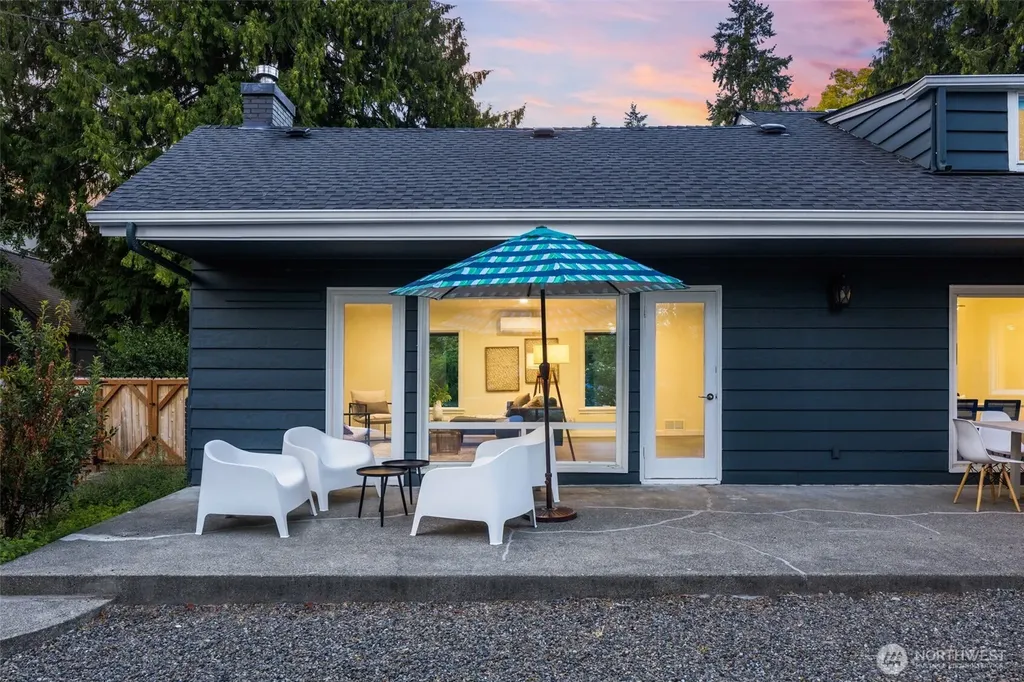 2137 N 128th Street Seattle WA 98133