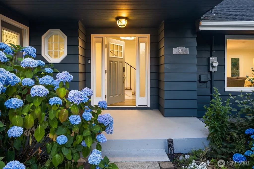 2137 N 128th Street Seattle WA 98133