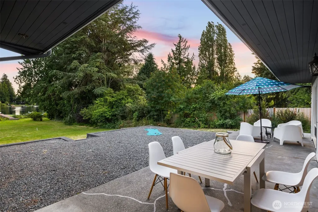 2137 N 128th Street Seattle WA 98133