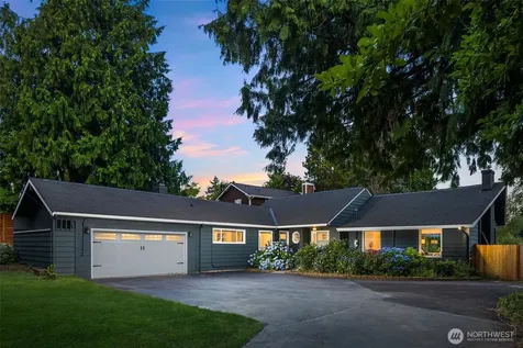 2137 N 128th Street Seattle WA 98133