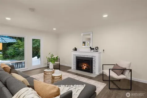 2137 N 128th Street Seattle WA 98133