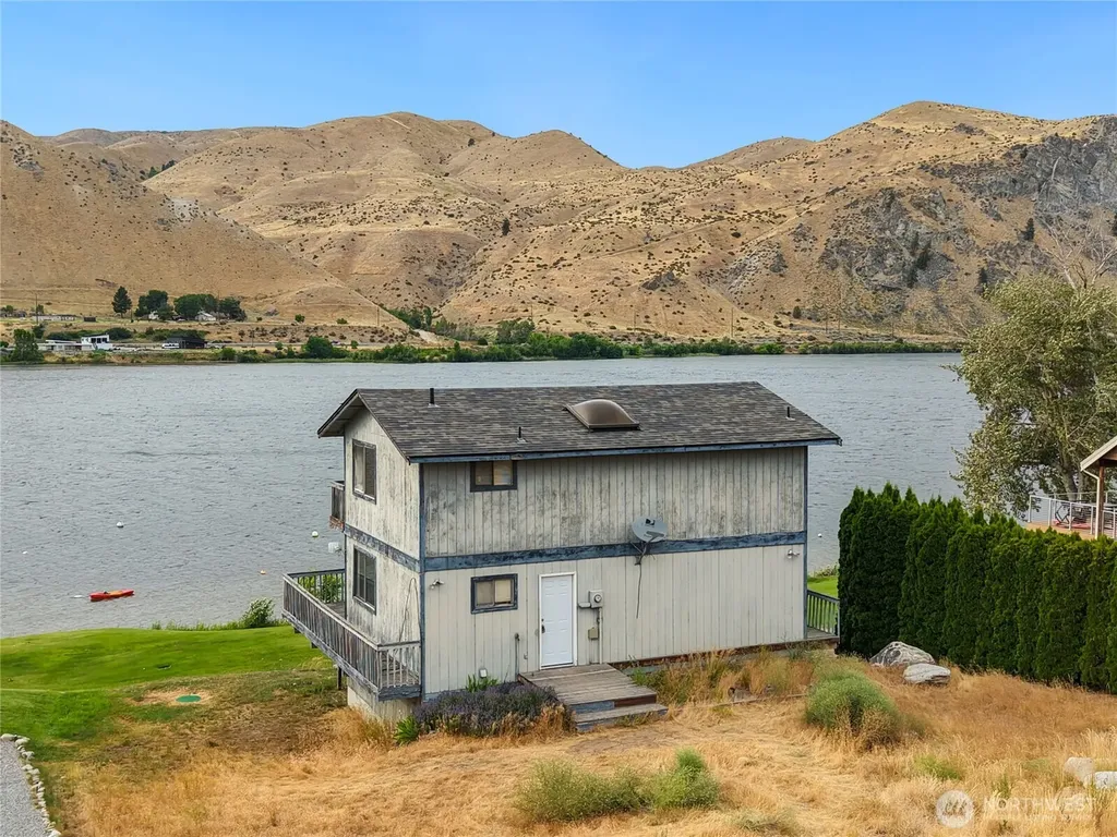 513 Riverview Drive Orondo WA 98843