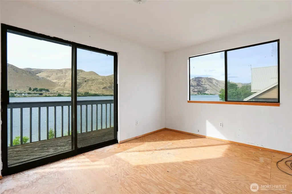 513 Riverview Drive Orondo WA 98843
