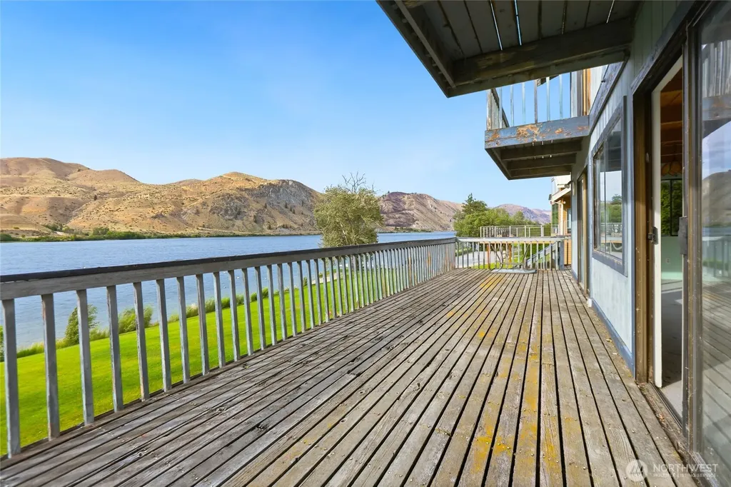 513 Riverview Drive Orondo WA 98843
