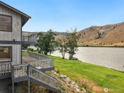 513 Riverview Drive Orondo WA 98843