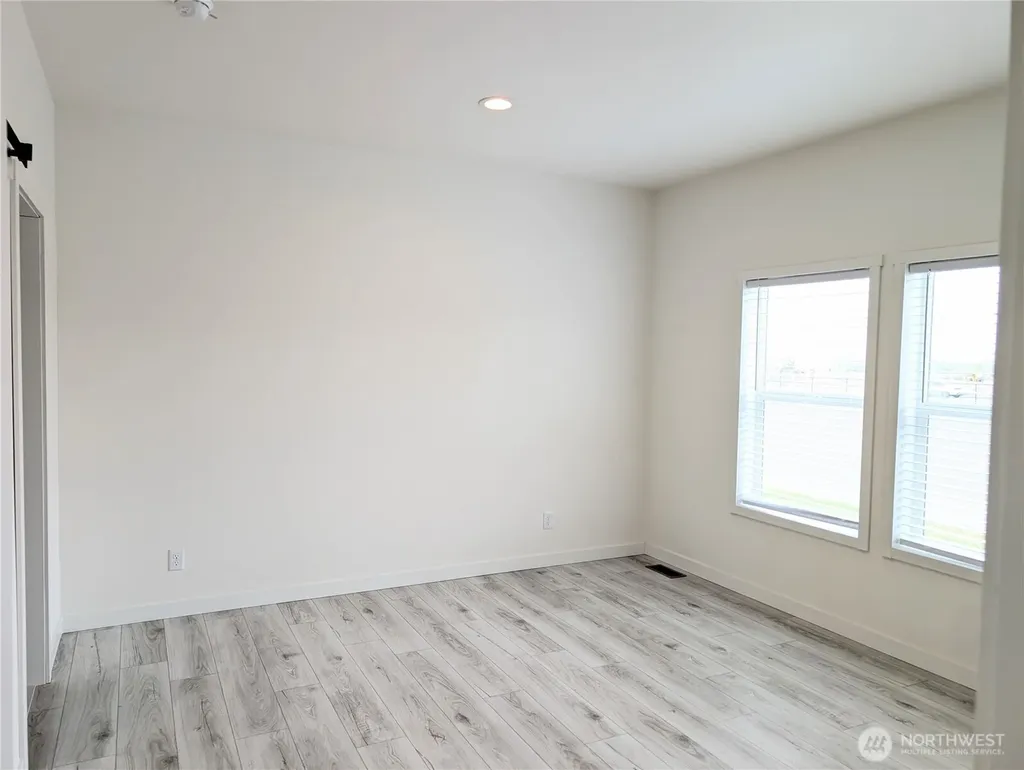 902 97th Street E Tacoma WA 98445