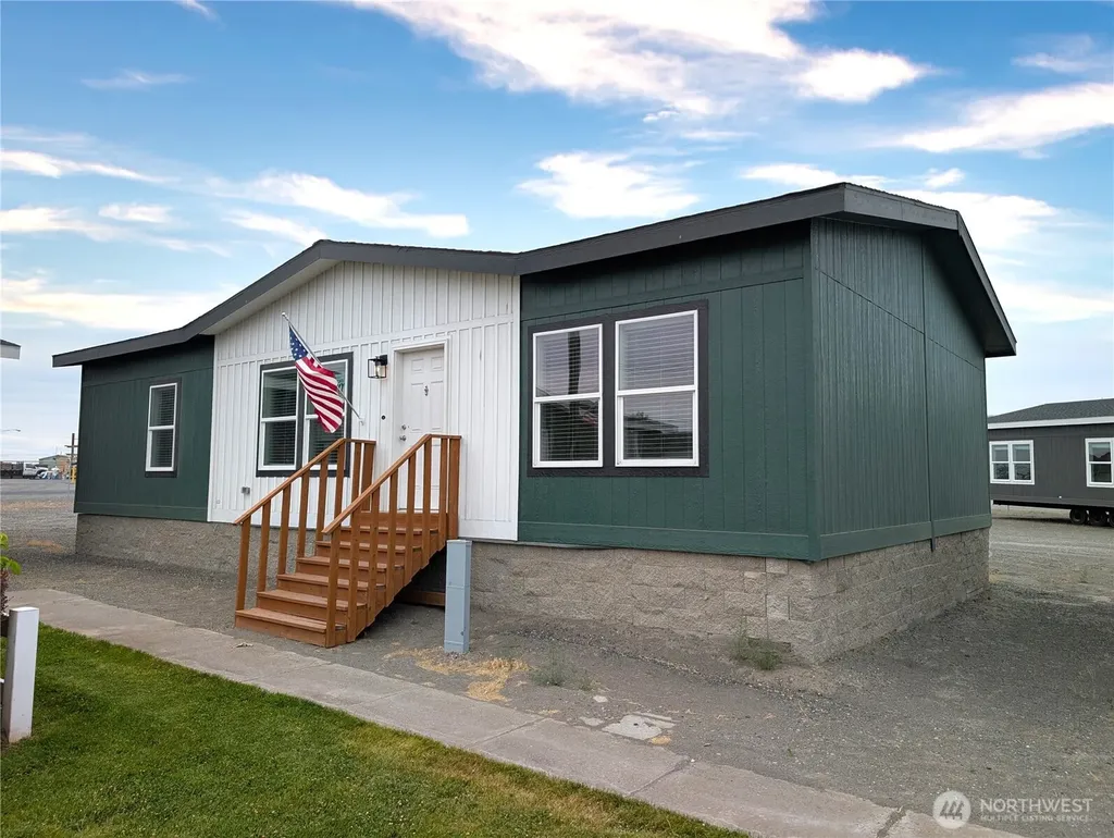 902 97th Street E Tacoma WA 98445