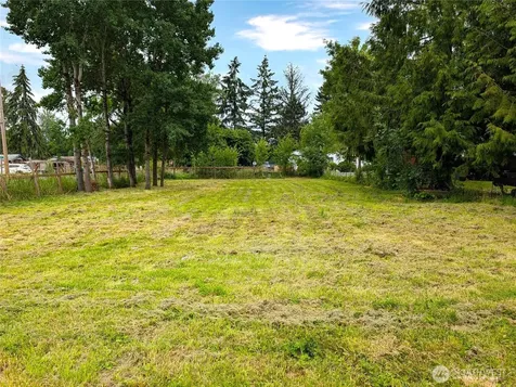 902 97th Street E Tacoma WA 98445