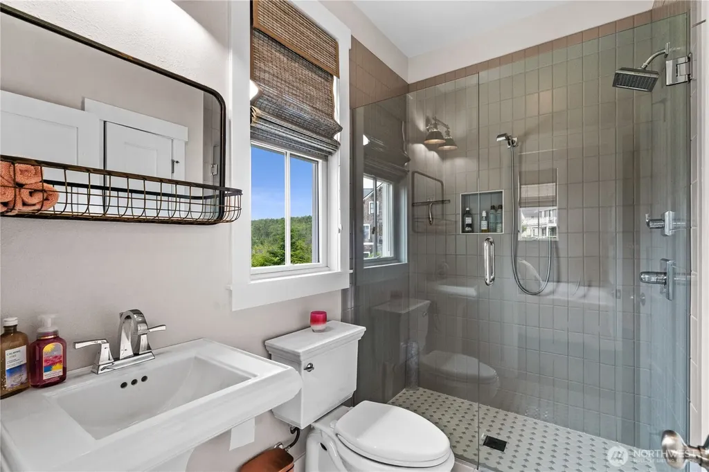 310 Compass Street Pacific Beach WA 98571