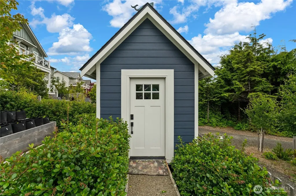 310 Compass Street Pacific Beach WA 98571