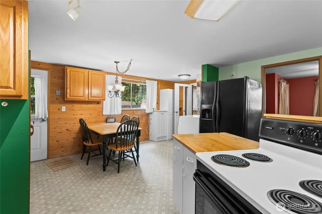 22204 State Route 706 E Elbe WA 98330