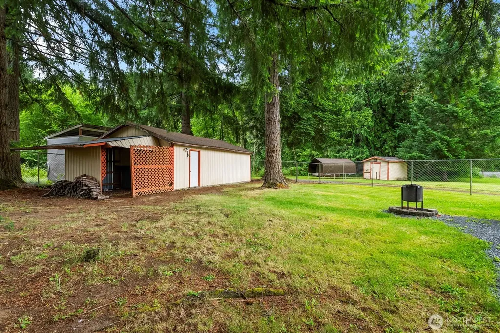 22204 State Route 706 E Elbe WA 98330