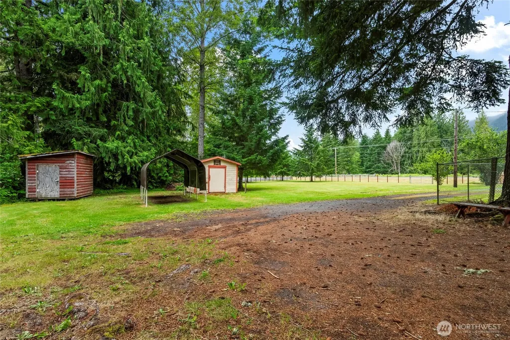 22204 State Route 706 E Elbe WA 98330