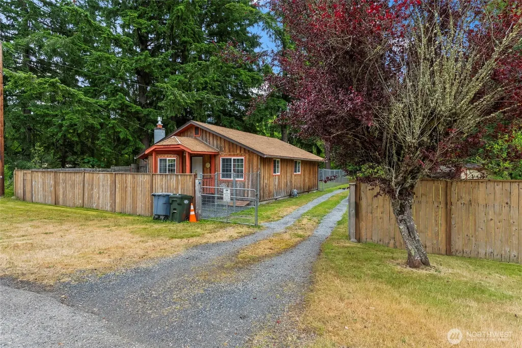 22204 State Route 706 E Elbe WA 98330