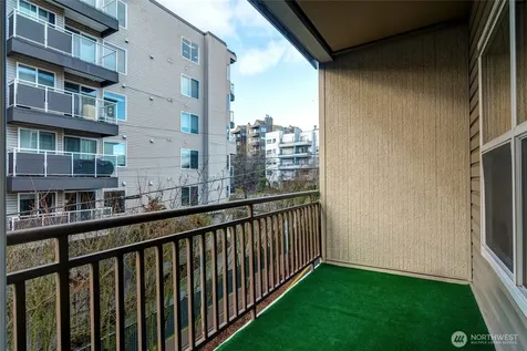 3221 SW Avalon Way Seattle WA 98116