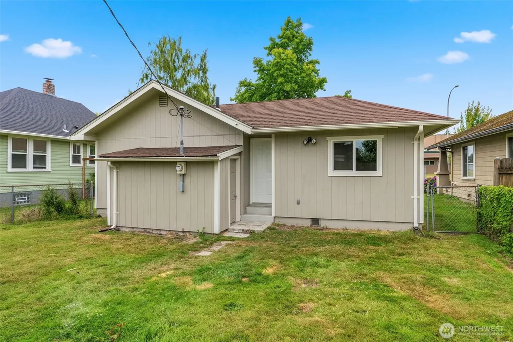 2843 Hemlock Street Longview WA 98632