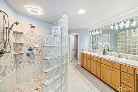 14225 SE 87th Place Newcastle WA 98059