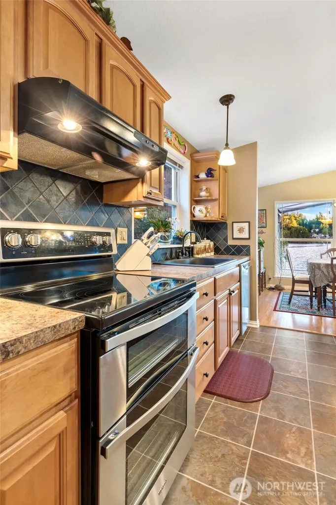 90 SE Crescent Drive Shelton WA 98584