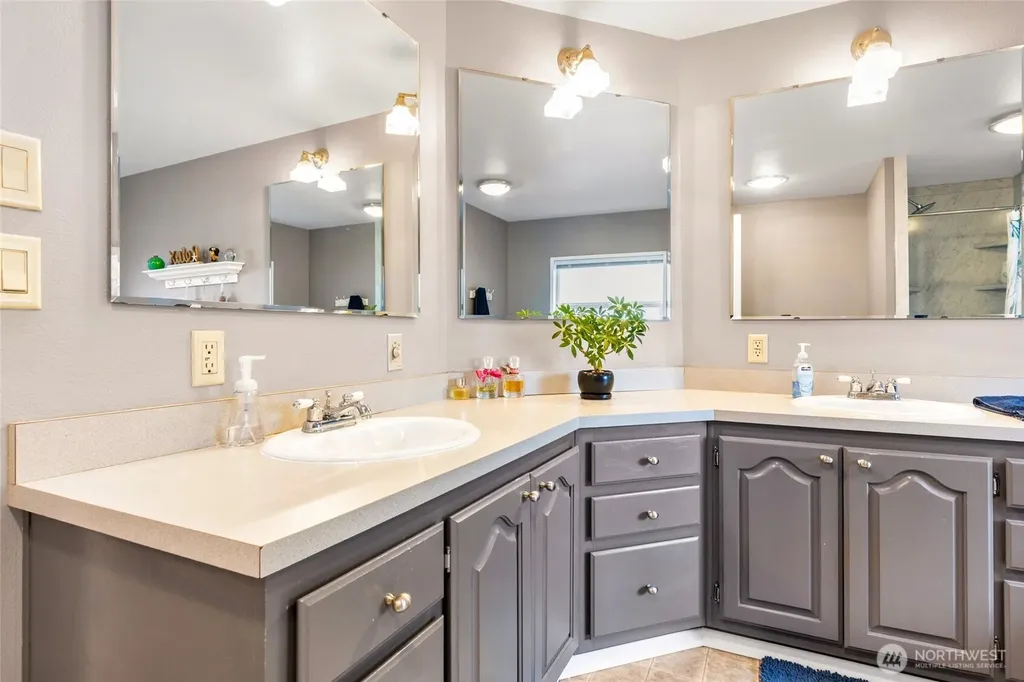 90 SE Crescent Drive Shelton WA 98584