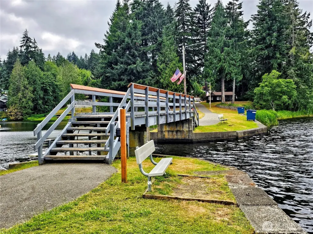 90 SE Crescent Drive Shelton WA 98584