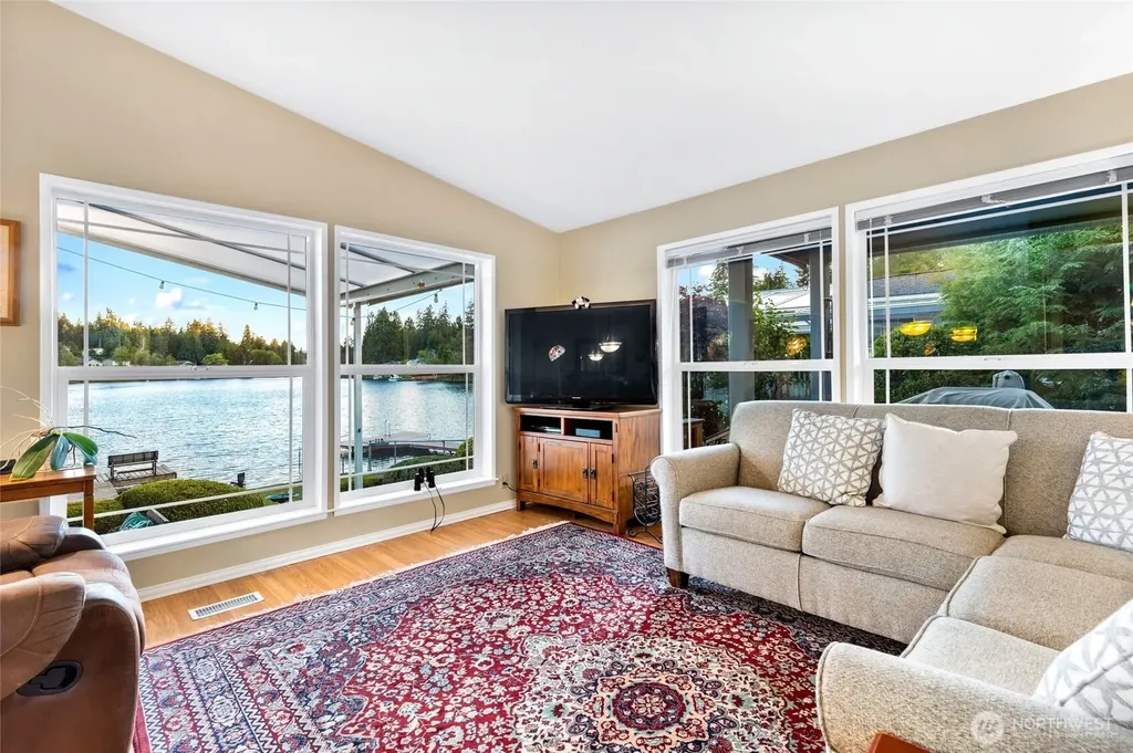 90 SE Crescent Drive Shelton WA 98584