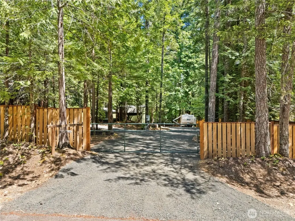 370 N Mount Jupiter Drive Hoodsport WA 98548