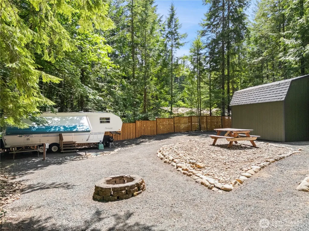 370 N Mount Jupiter Drive Hoodsport WA 98548