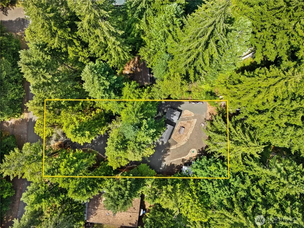 370 N Mount Jupiter Drive Hoodsport WA 98548