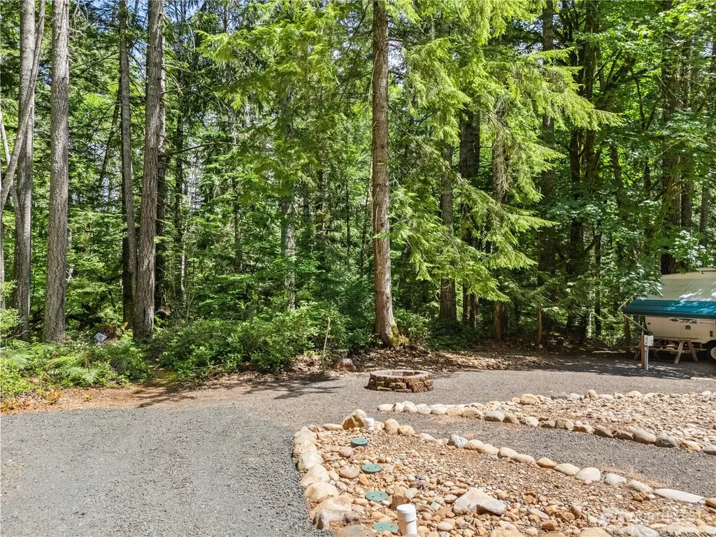 370 N Mount Jupiter Drive Hoodsport WA 98548