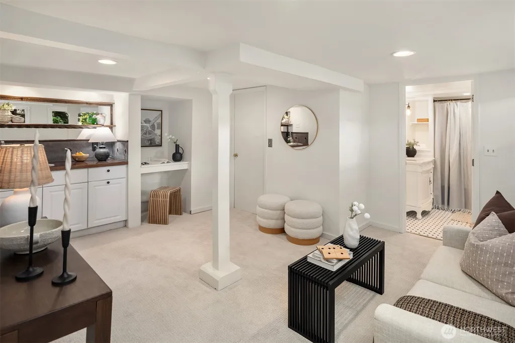 3435 Walnut Avenue SW Seattle WA 98116