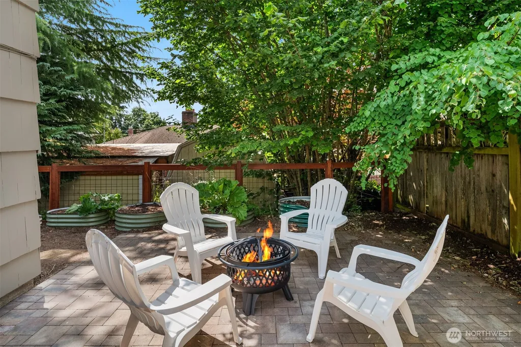 3435 Walnut Avenue SW Seattle WA 98116