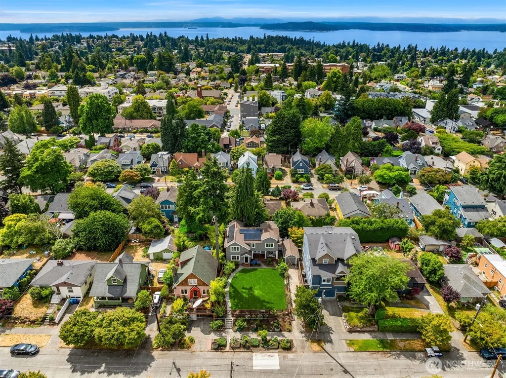 3435 Walnut Avenue SW Seattle WA 98116