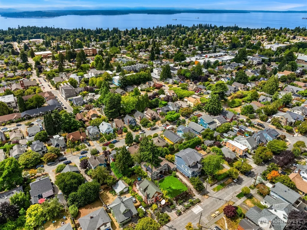 3435 Walnut Avenue SW Seattle WA 98116
