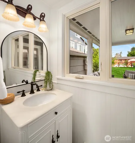 3435 Walnut Avenue SW Seattle WA 98116