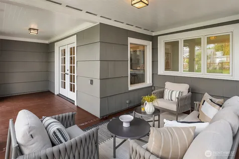 3435 Walnut Avenue SW Seattle WA 98116