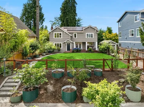 3435 Walnut Avenue SW Seattle WA 98116
