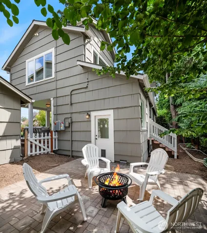 3435 Walnut Avenue SW Seattle WA 98116