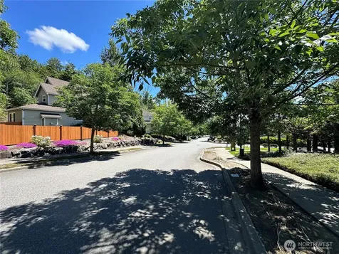 16121 167th Avenue SE Renton WA 98058