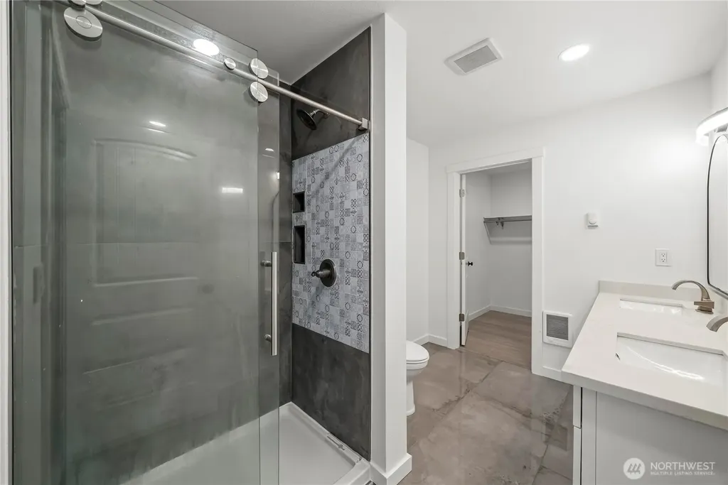 521 W B Street Shelton WA 98584