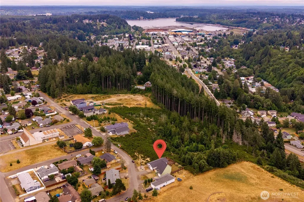 521 W B Street Shelton WA 98584