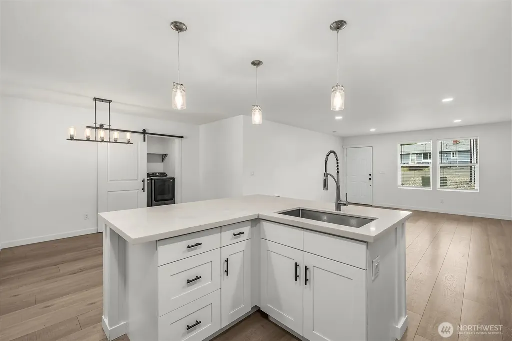 521 W B Street Shelton WA 98584