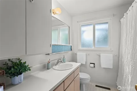 8710 33rd Street W Tacoma WA 98466