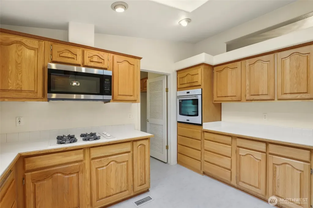8118 20th Lane SE Lacey WA 98503