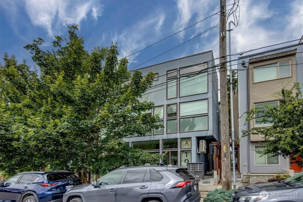 1915 25th Avenue S Seattle WA 98144
