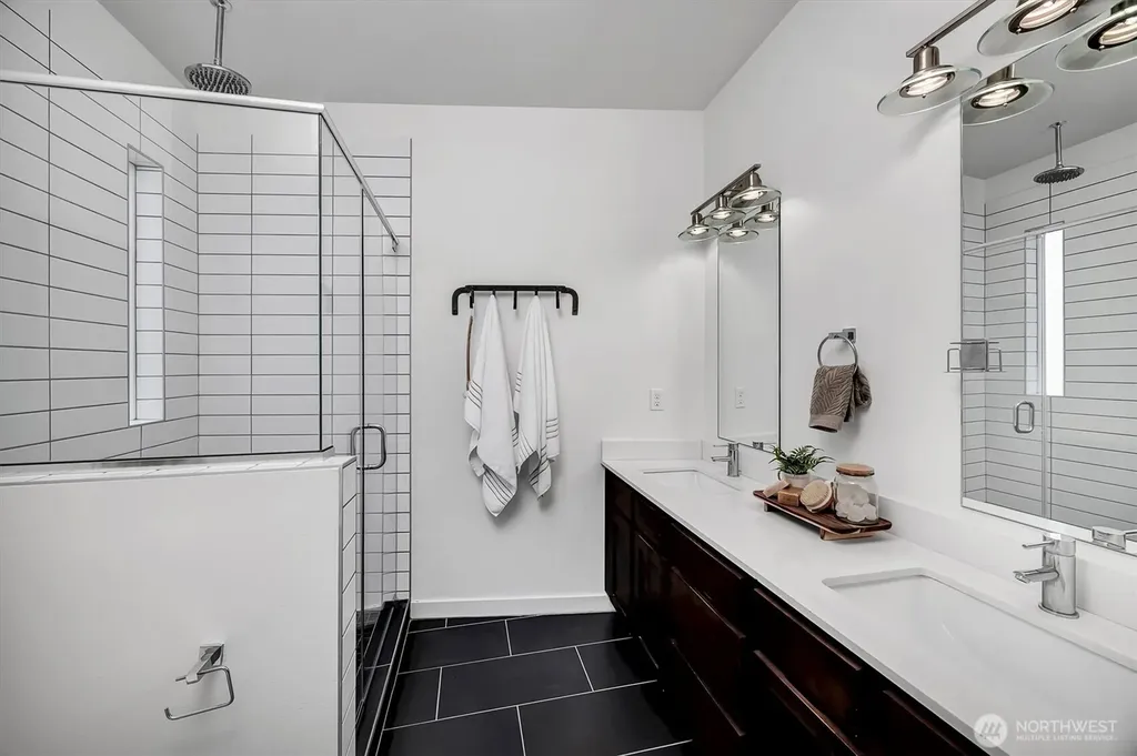 1915 25th Avenue S Seattle WA 98144