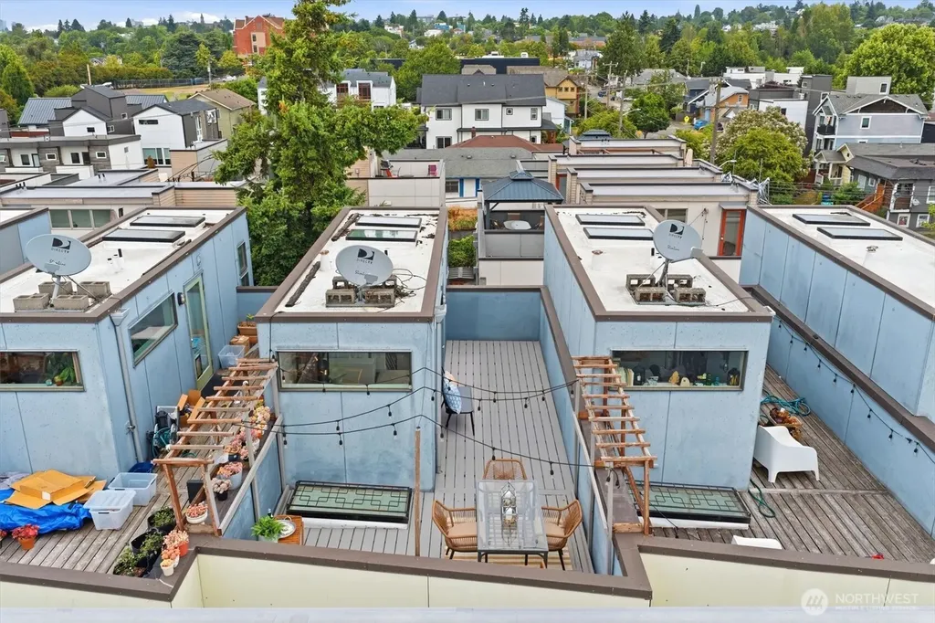 1915 25th Avenue S Seattle WA 98144