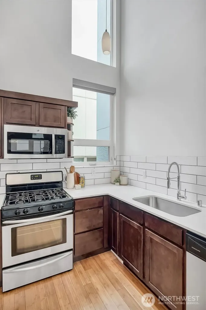 1915 25th Avenue S Seattle WA 98144
