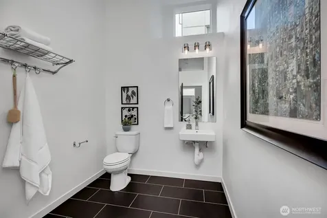 1915 25th Avenue S Seattle WA 98144